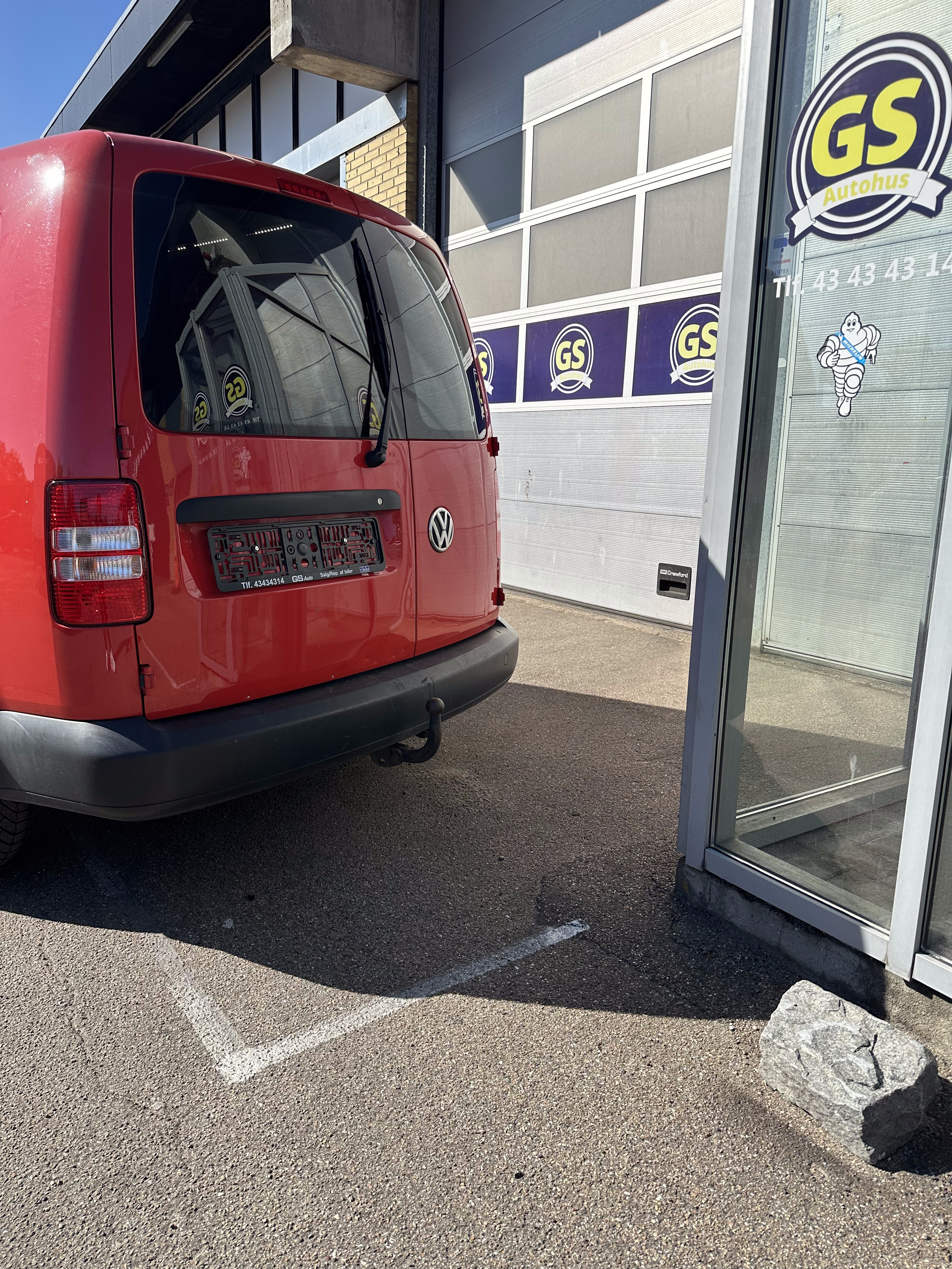 Rød VW Caddy fra 2014