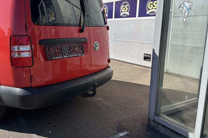 Rød VW Caddy fra 2014