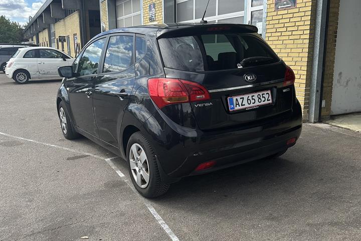 Sort Kia Venga fra 2016