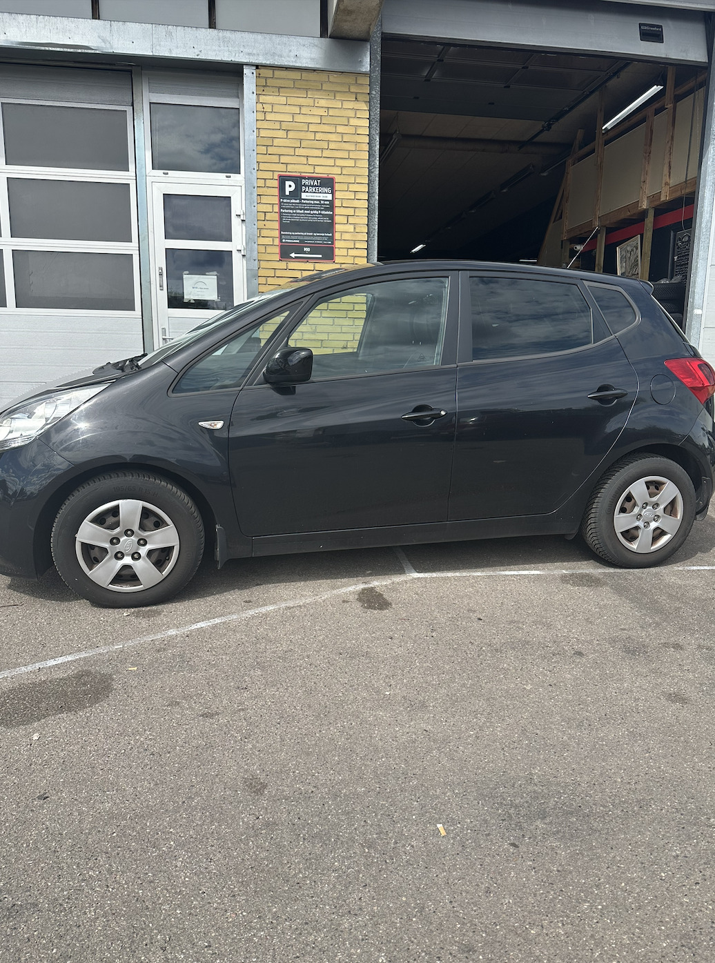 Sort Kia Venga fra 2016