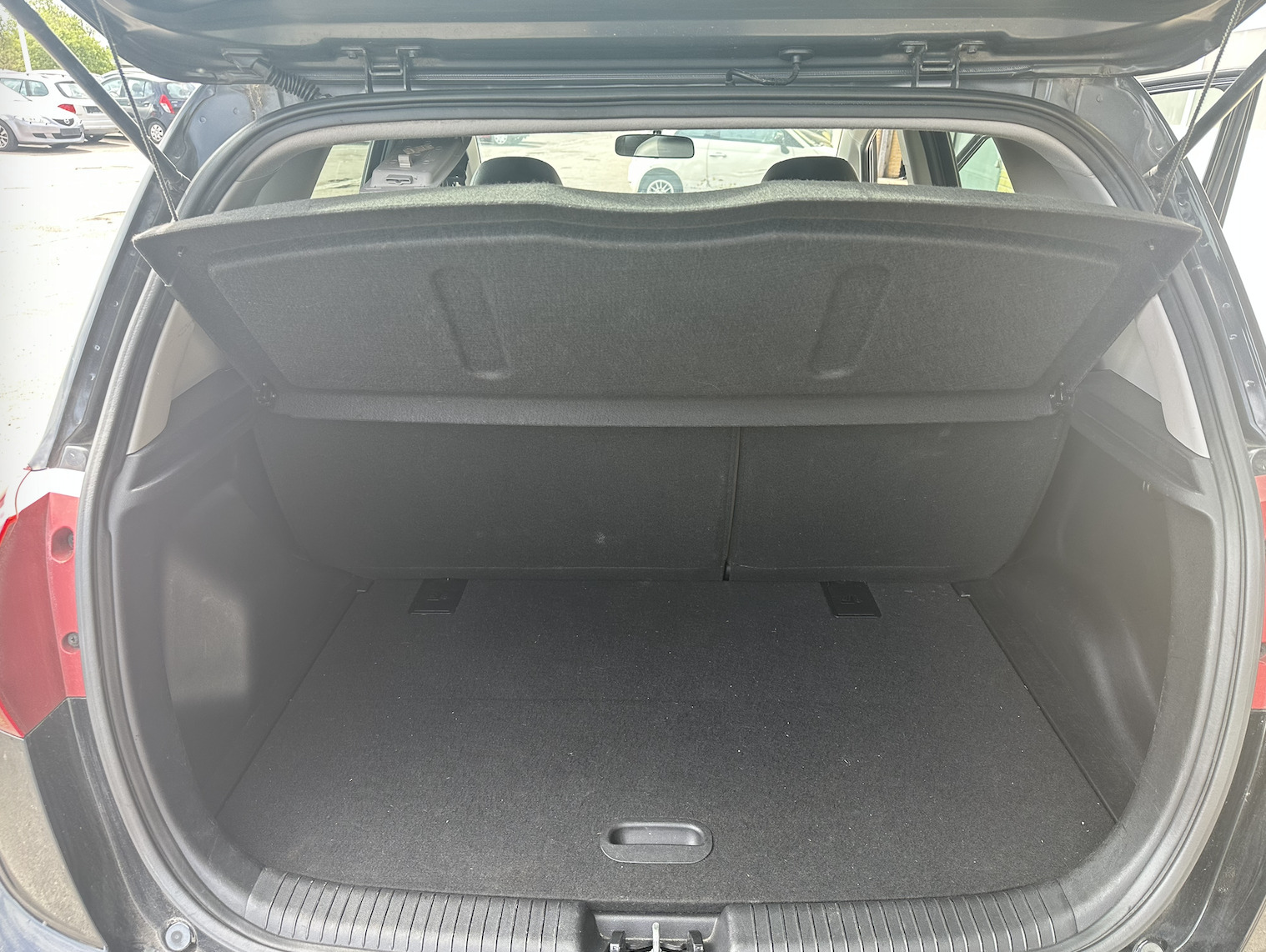 Sort Kia Venga fra 2016