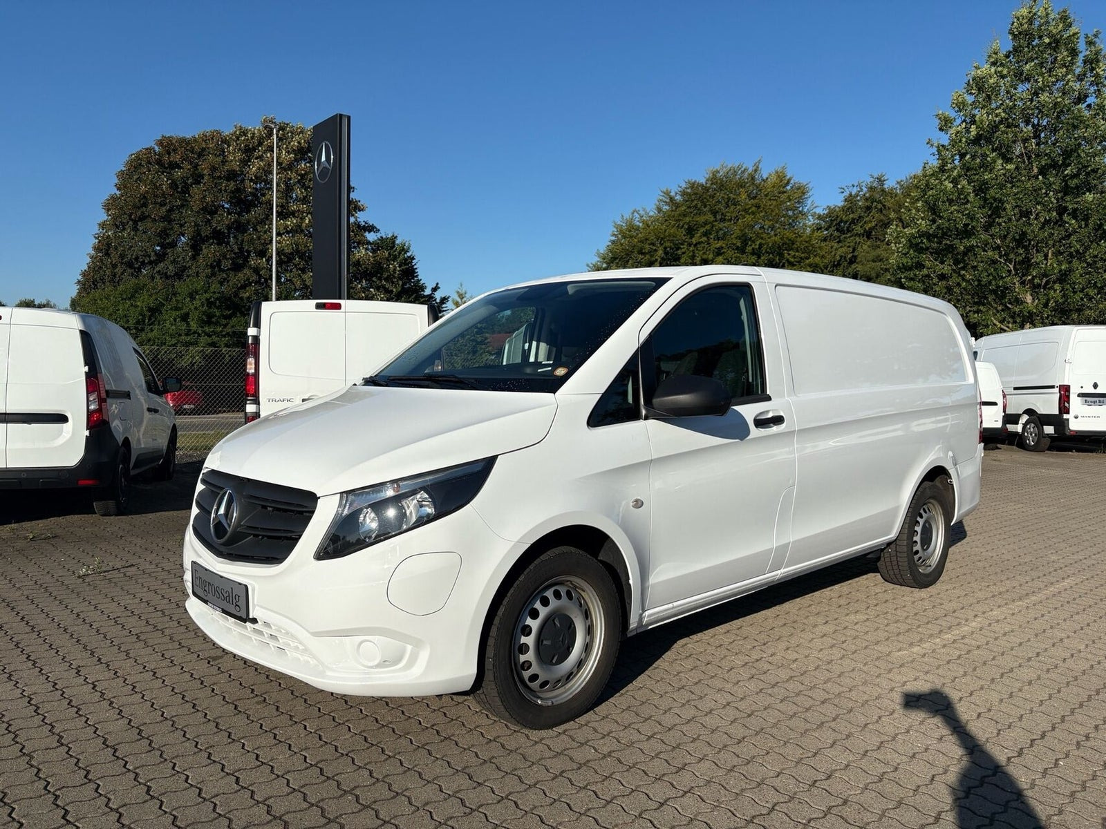 Hvid Mercedes eVito 112 fra 2022