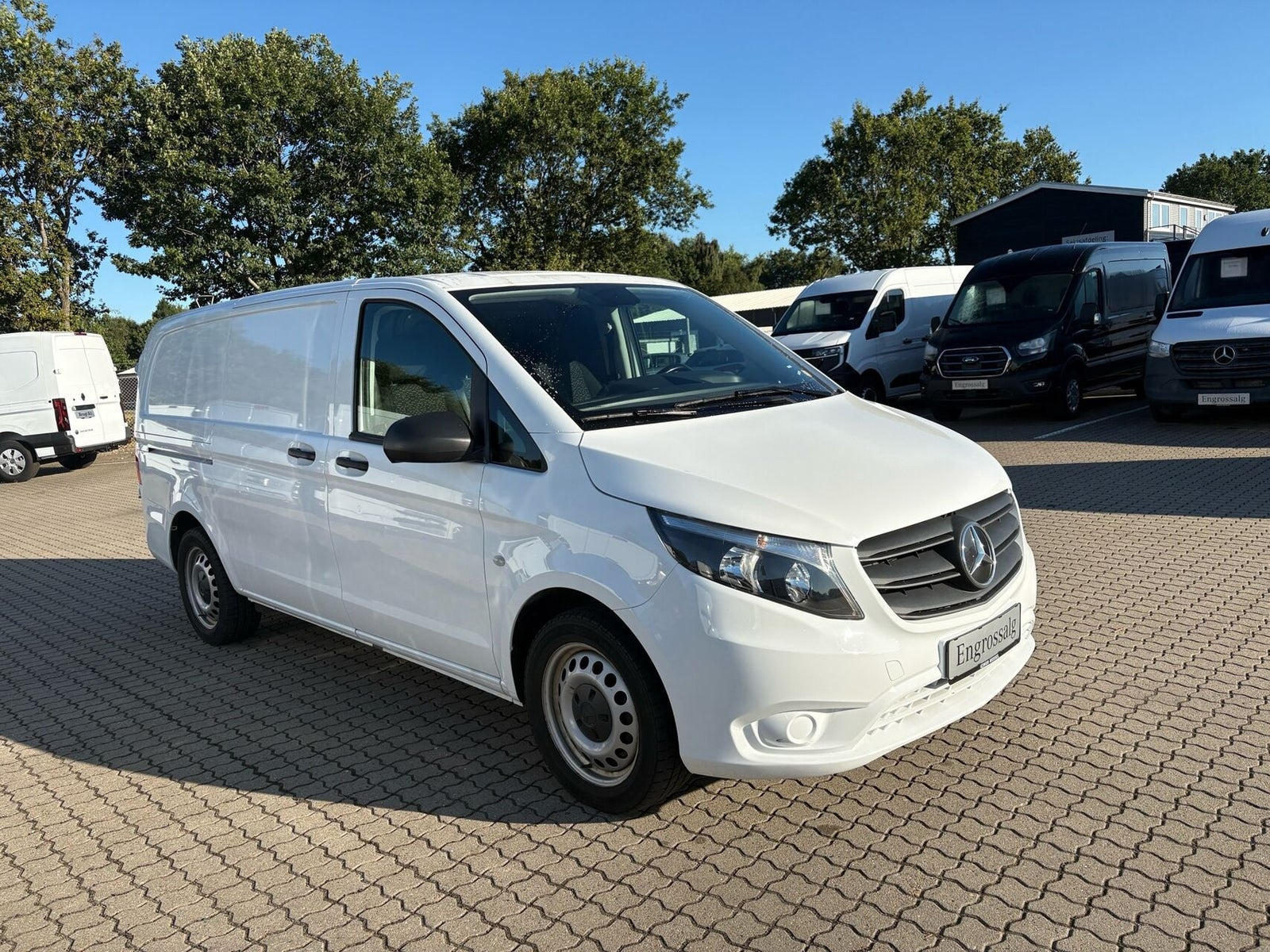 Hvid Mercedes eVito 112 fra 2022