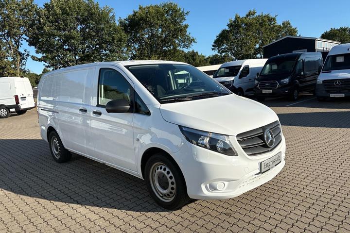 Hvid Mercedes eVito 112 fra 2022
