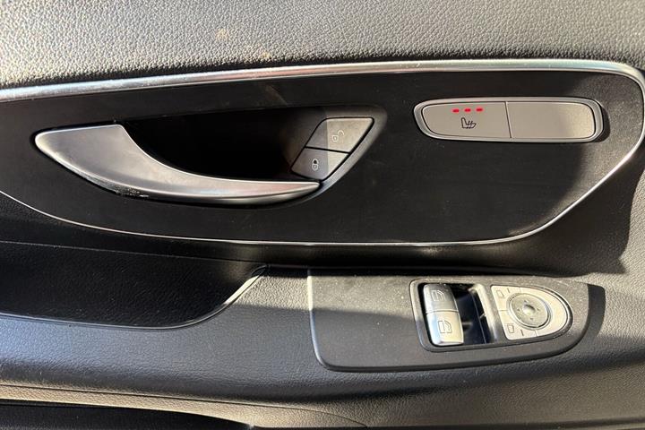 Hvid Mercedes eVito 112 fra 2022