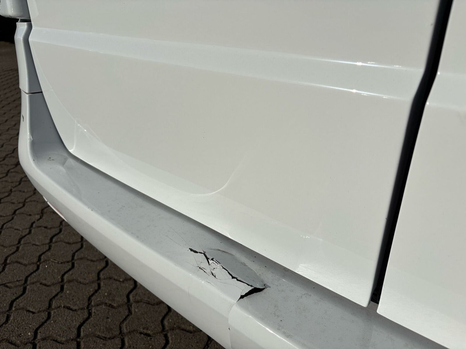 Hvid Mercedes eVito 112 fra 2022