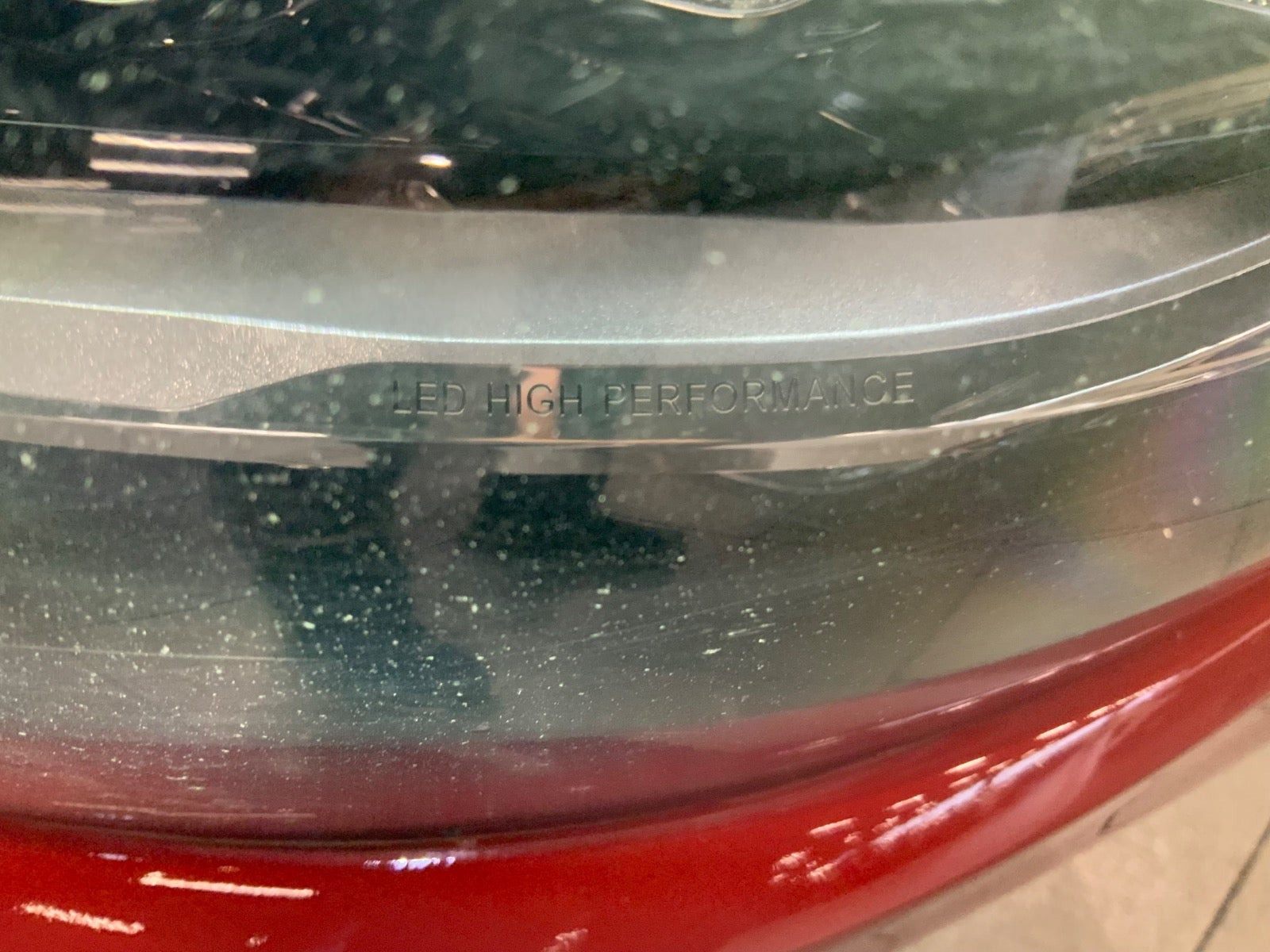 Rød Mercedes C300 d fra 2019