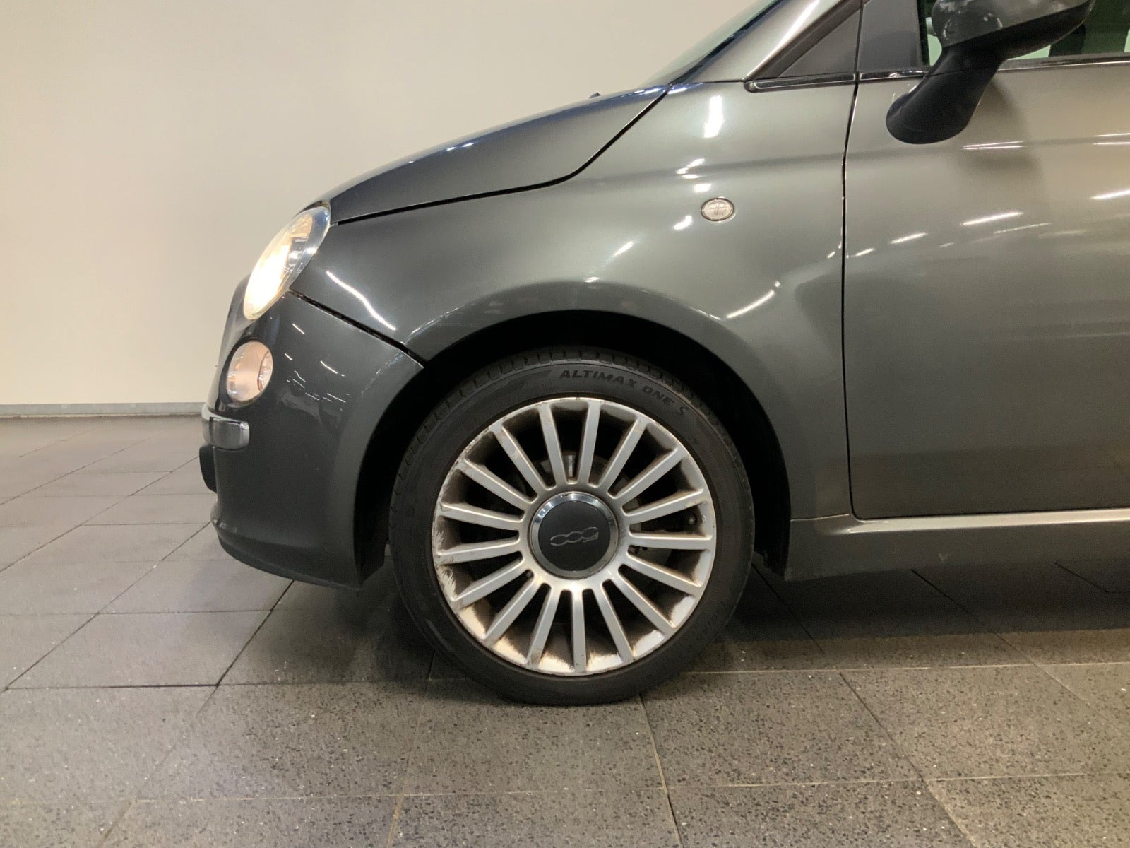 Grå Fiat 500 fra 2008
