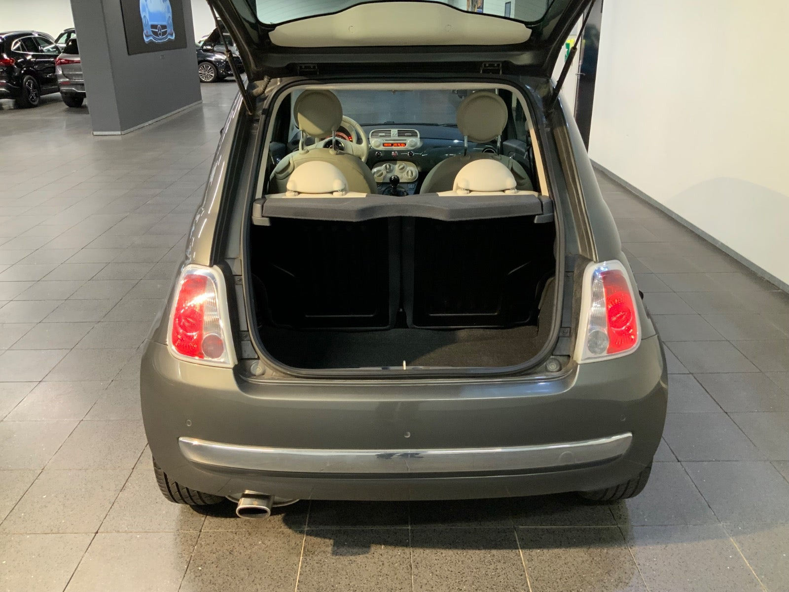 Grå Fiat 500 fra 2008