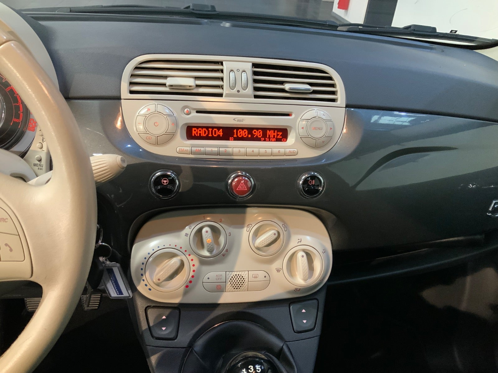 Grå Fiat 500 fra 2008