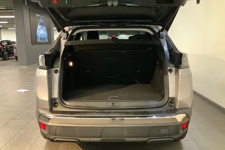 Sølv Peugeot 3008 fra 2021