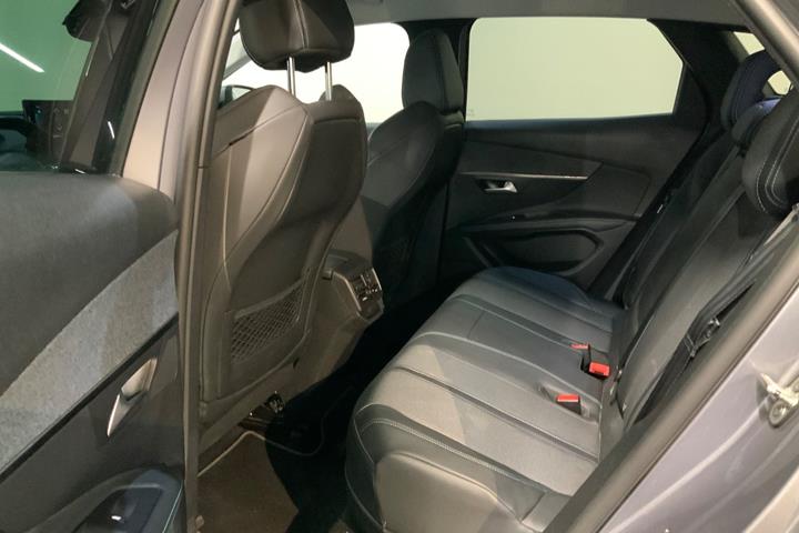 Sølv Peugeot 3008 fra 2021