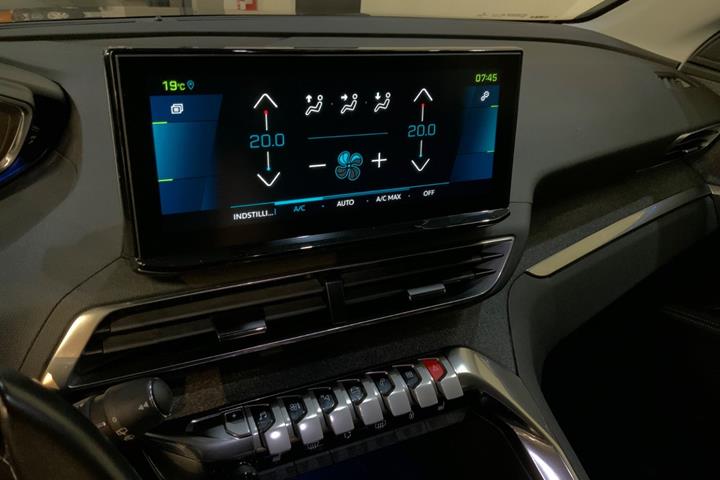 Sølv Peugeot 3008 fra 2021
