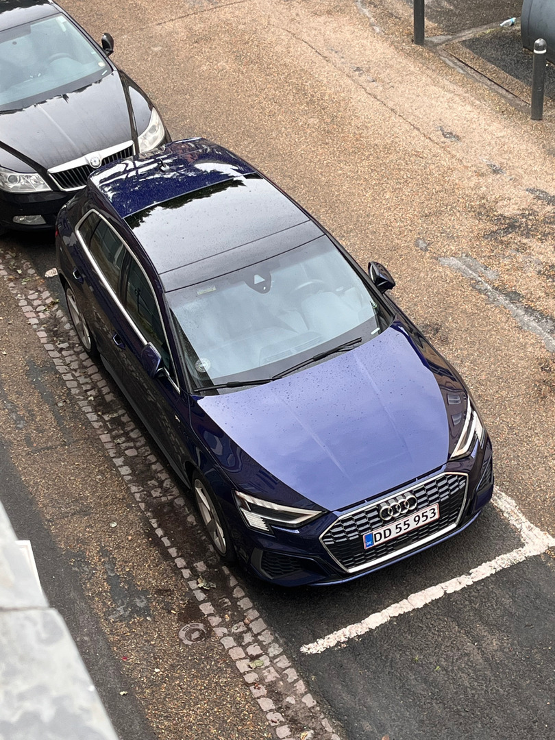 Blå Audi A3 fra 2021