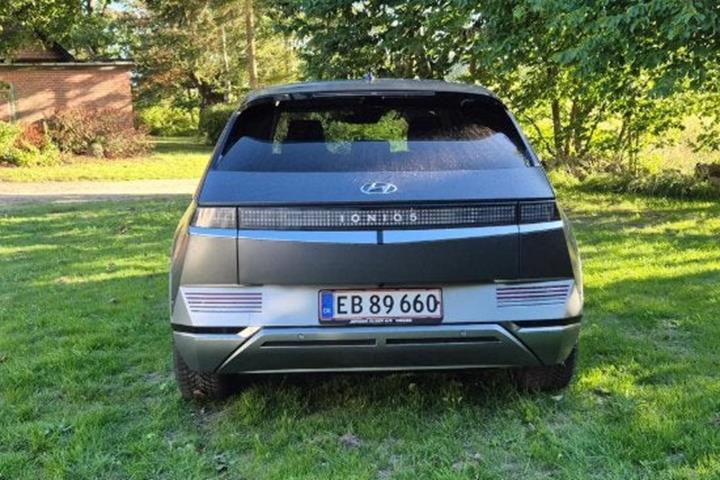 Grå Hyundai Ioniq 5 fra 2024
