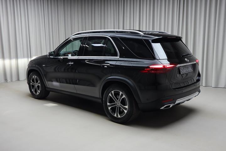 Sort Mercedes GLE350 de fra 2025