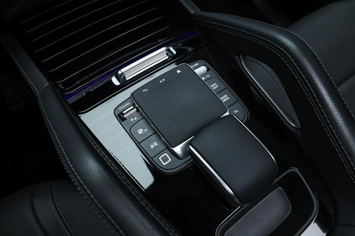 Sort Mercedes GLE350 de fra 2025