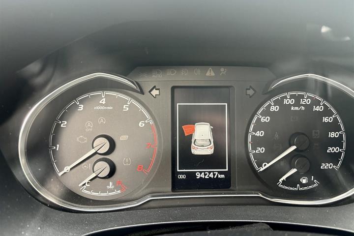 Bronze Toyota Yaris fra 2019