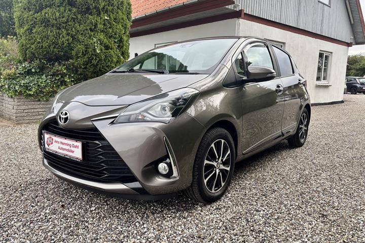 Bronze Toyota Yaris fra 2019
