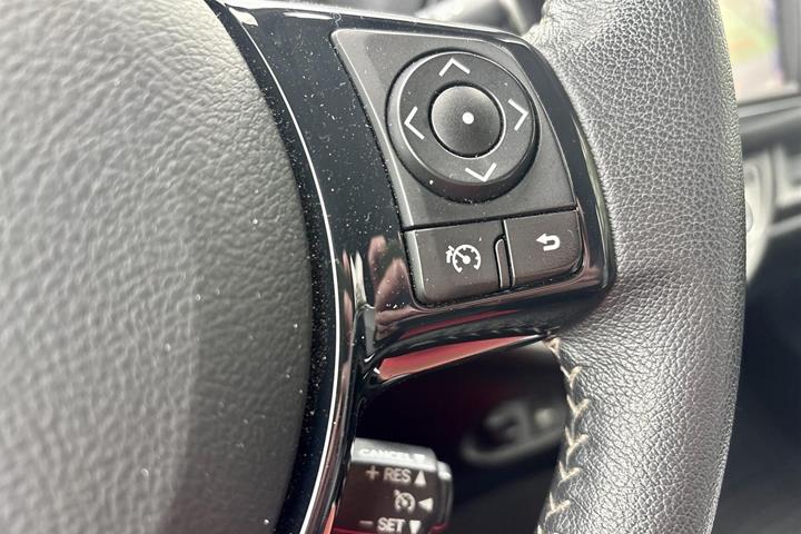Bronze Toyota Yaris fra 2019