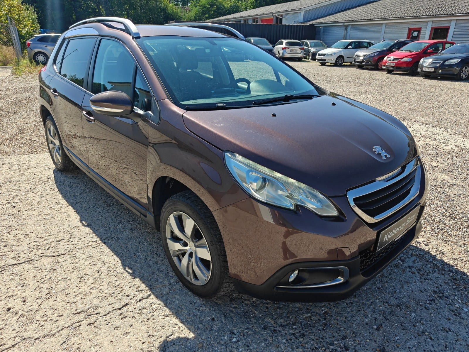 Gul Peugeot 2008 fra 2014