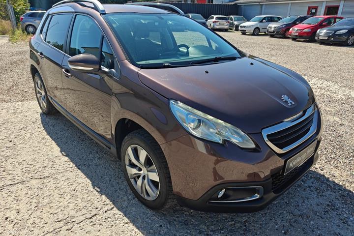 Gul Peugeot 2008 fra 2014