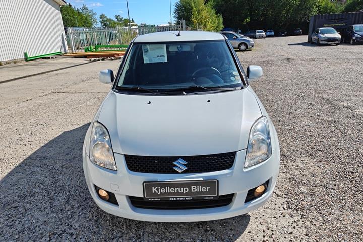 Gul Suzuki Swift fra 2009