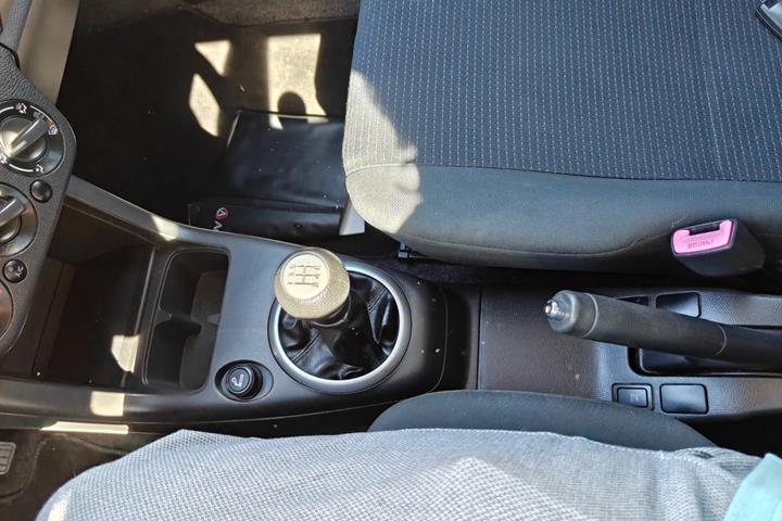 Gul Suzuki Swift fra 2009