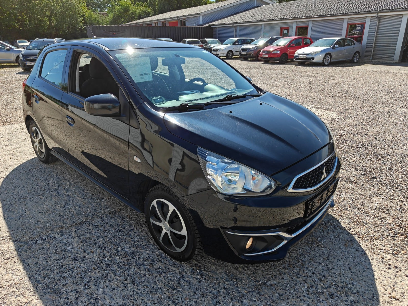 Gul Mitsubishi Space Star fra 2016