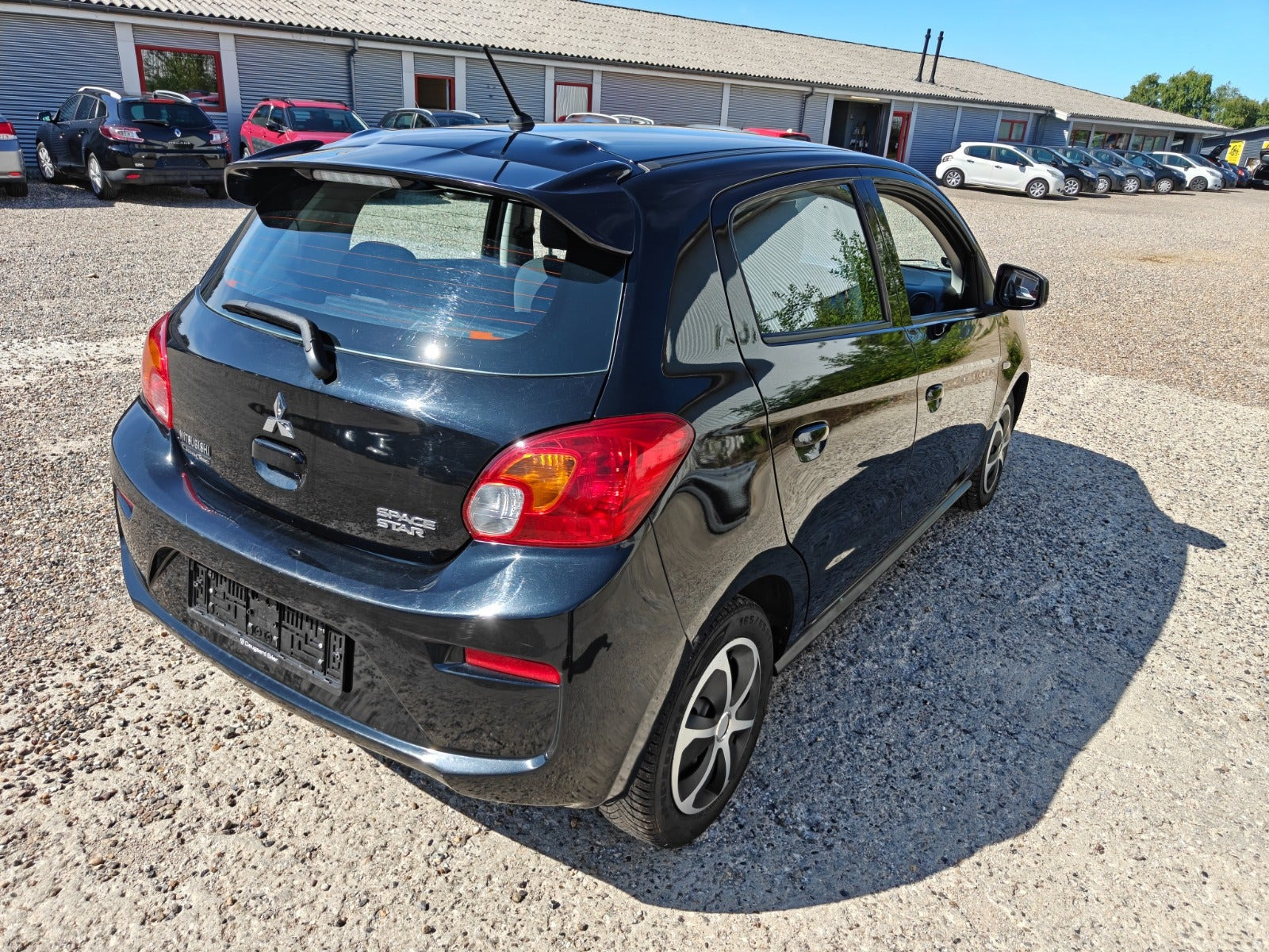 Gul Mitsubishi Space Star fra 2016