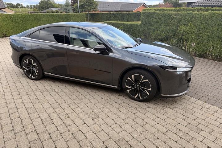 Grå Mazda 6e fra 2025