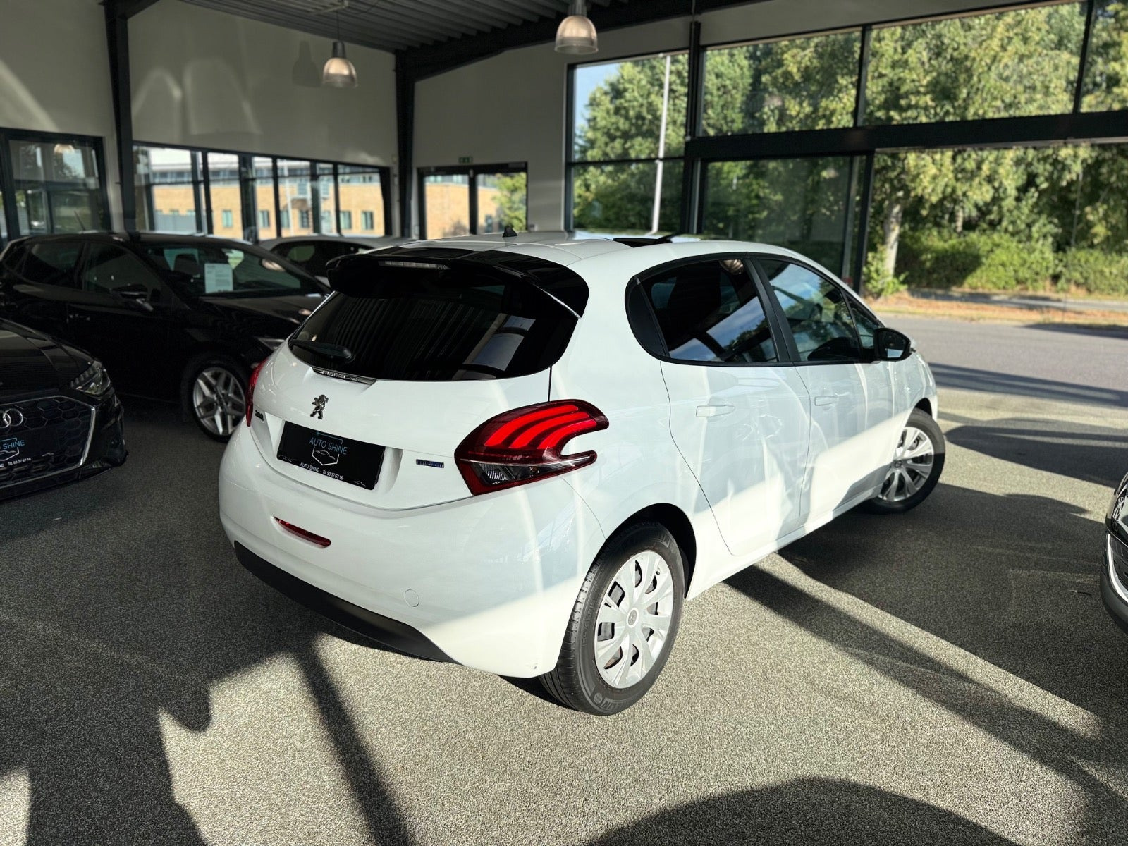 undefined Peugeot 208 fra 2016