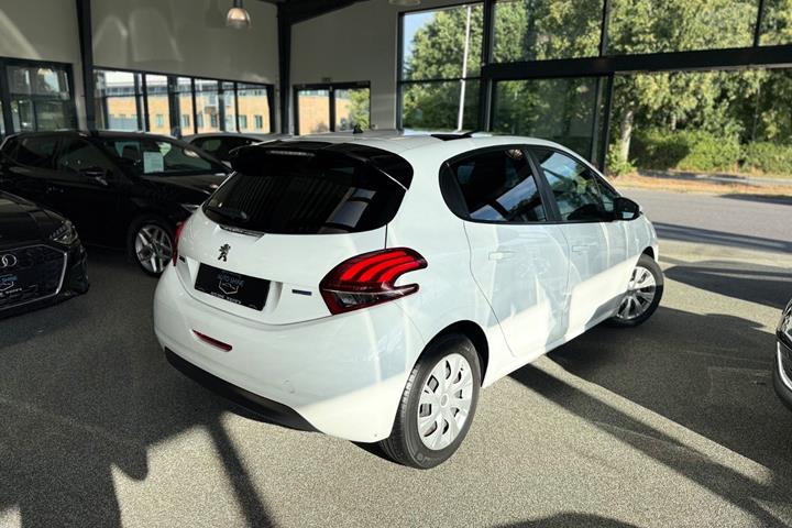 undefined Peugeot 208 fra 2016