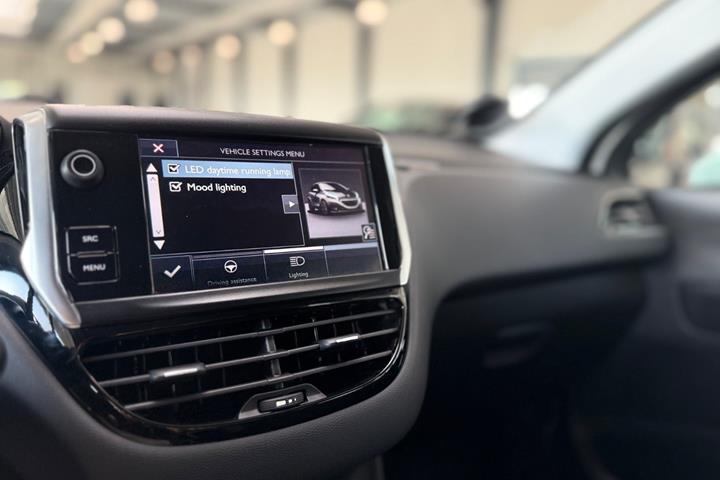 undefined Peugeot 208 fra 2016