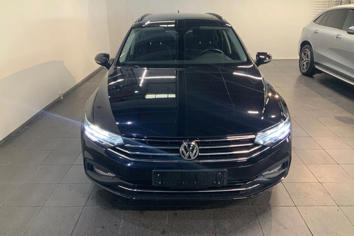 Sort VW Passat fra 2020