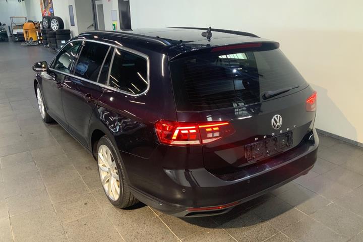Sort VW Passat fra 2020