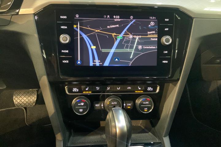 Sort VW Passat fra 2020