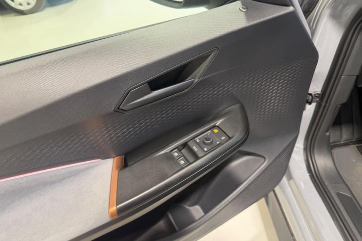Grå Cupra Born fra 2024