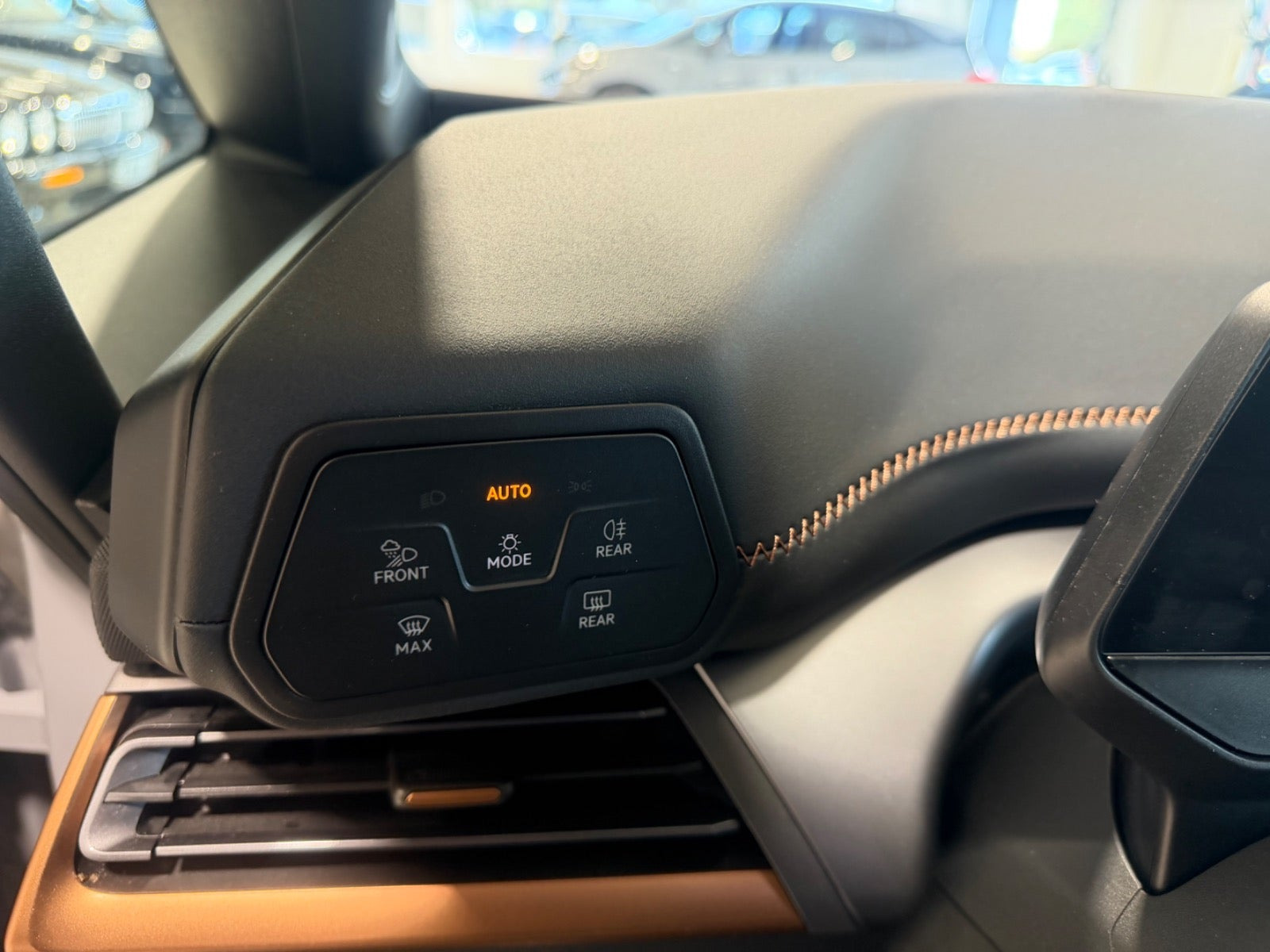 Grå Cupra Born fra 2024