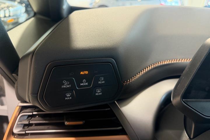 Grå Cupra Born fra 2024