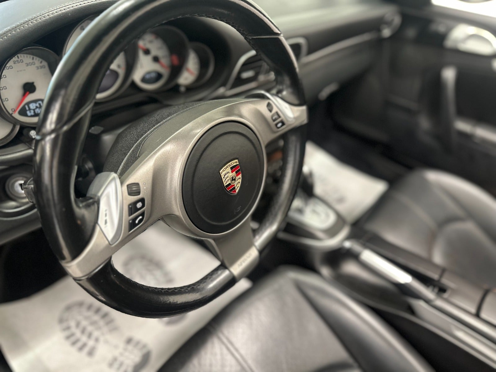 Sort Porsche 911 Carrera 4S fra 2009