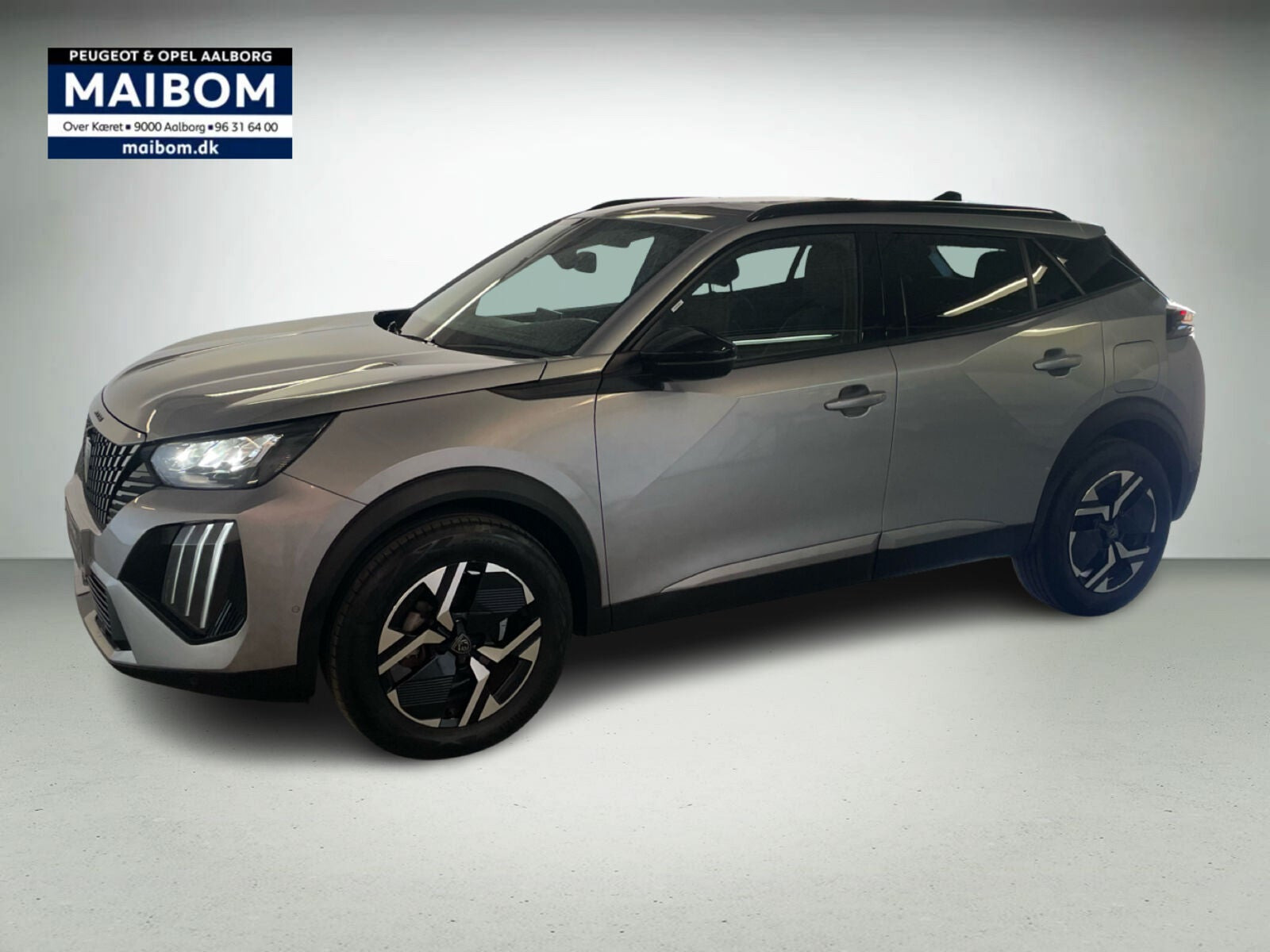 Grå Peugeot 2008 fra 2023