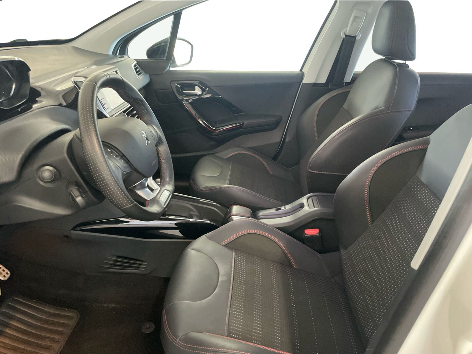 Hvid Peugeot 2008 fra 2019