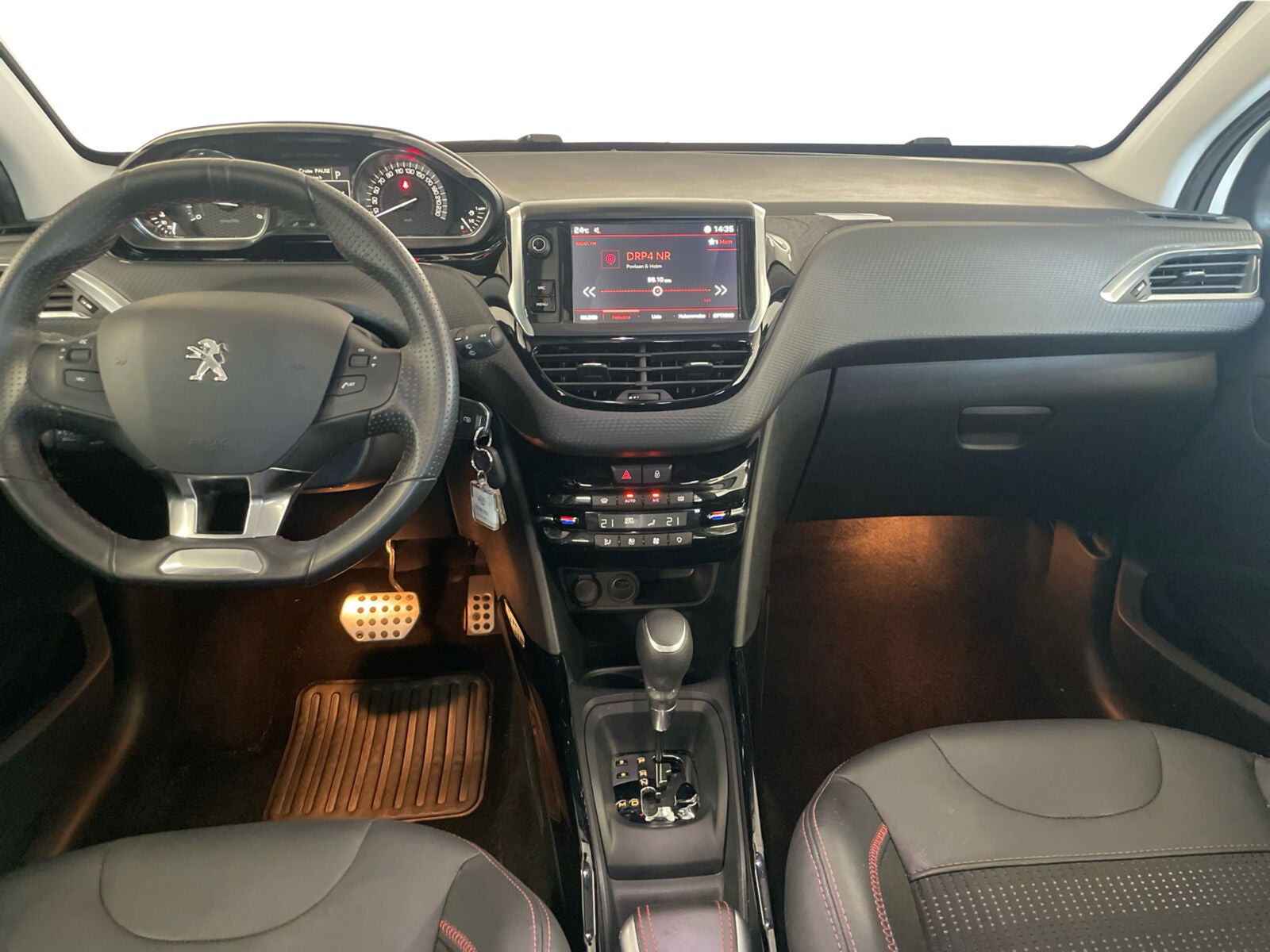 Hvid Peugeot 2008 fra 2019