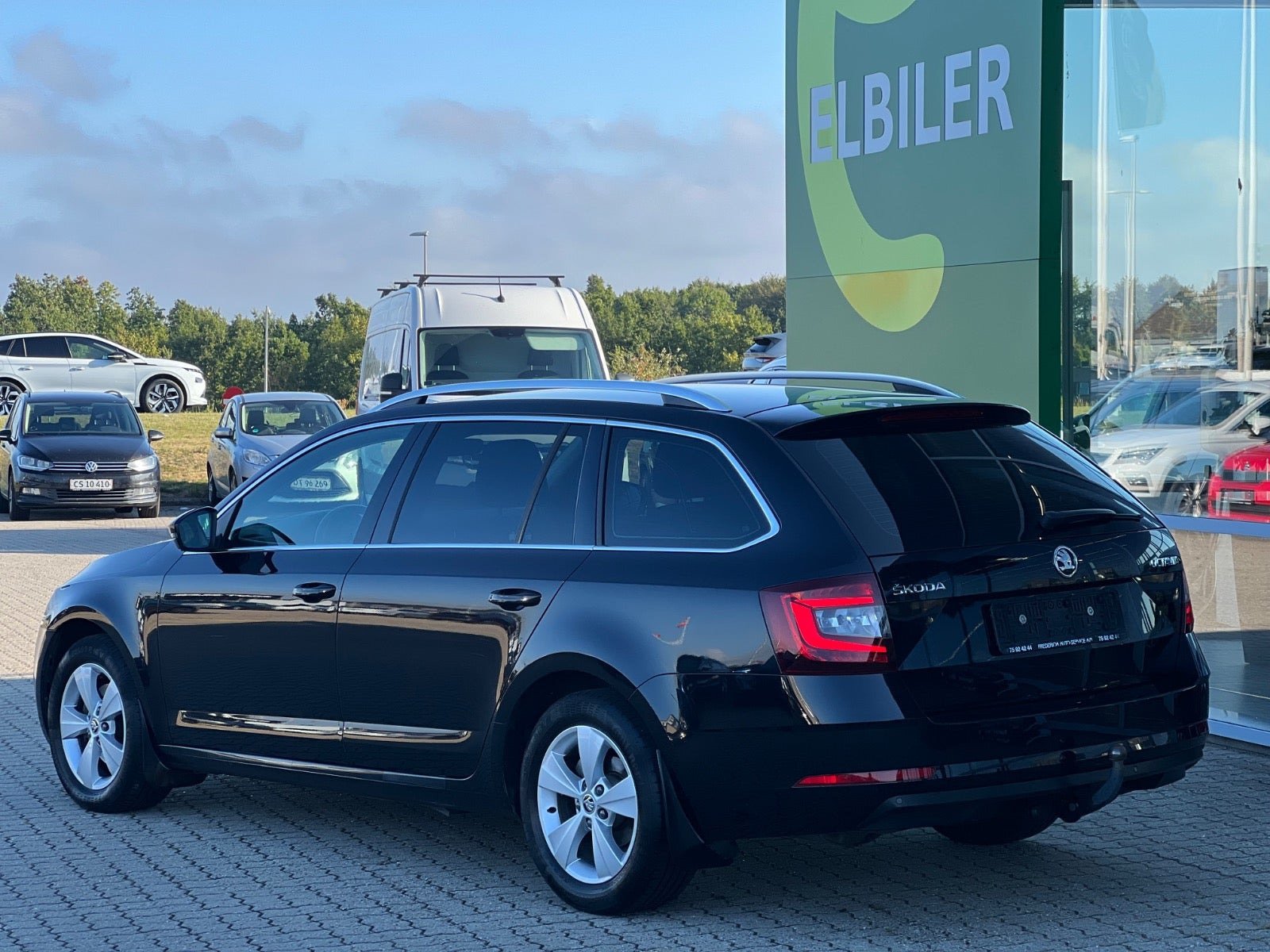 Sort Skoda Octavia fra 2018