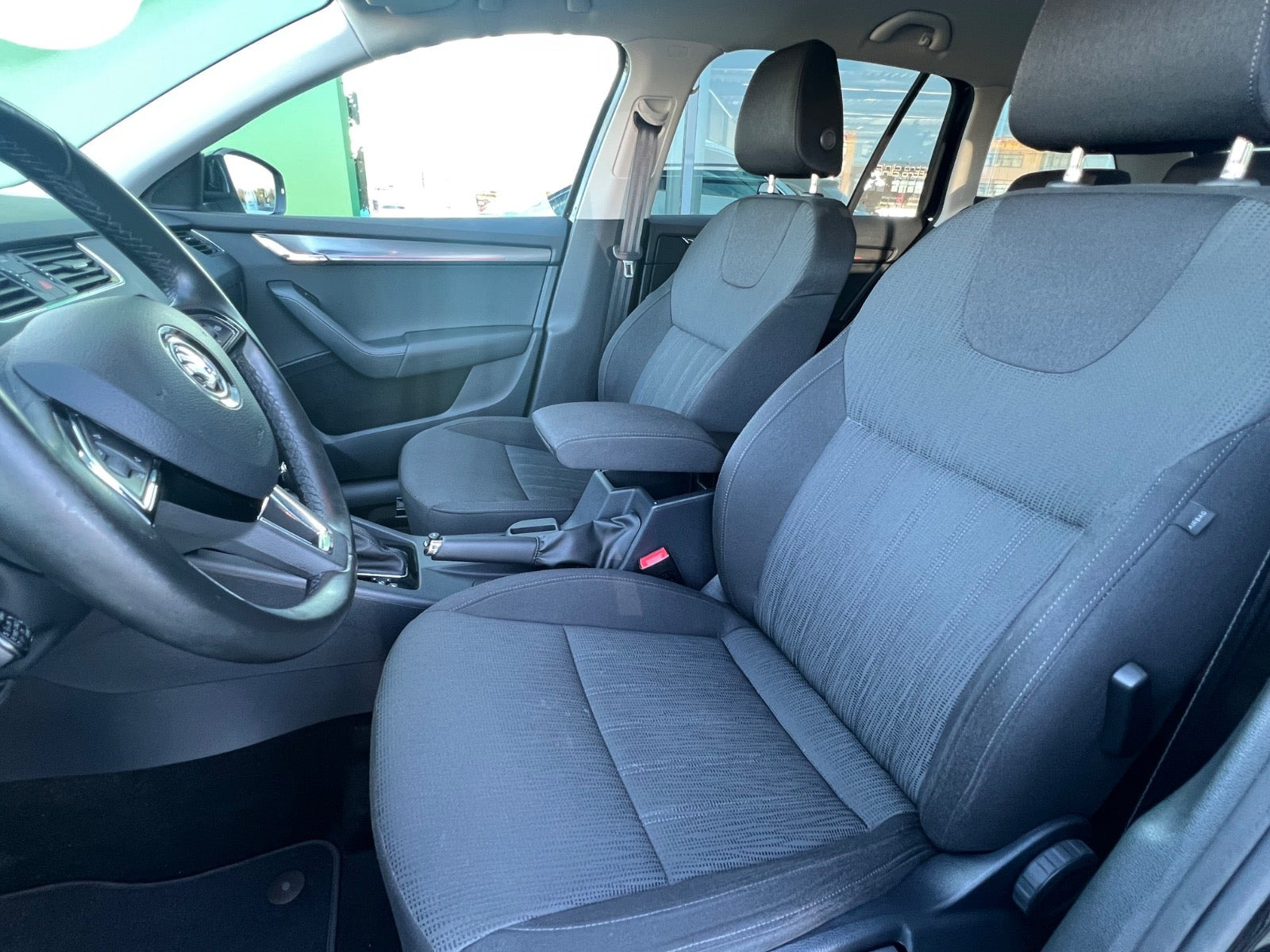 Sort Skoda Octavia fra 2018