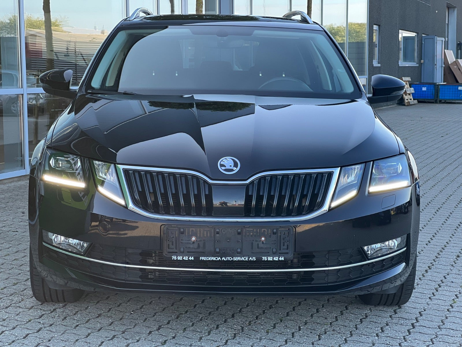 Sort Skoda Octavia fra 2018