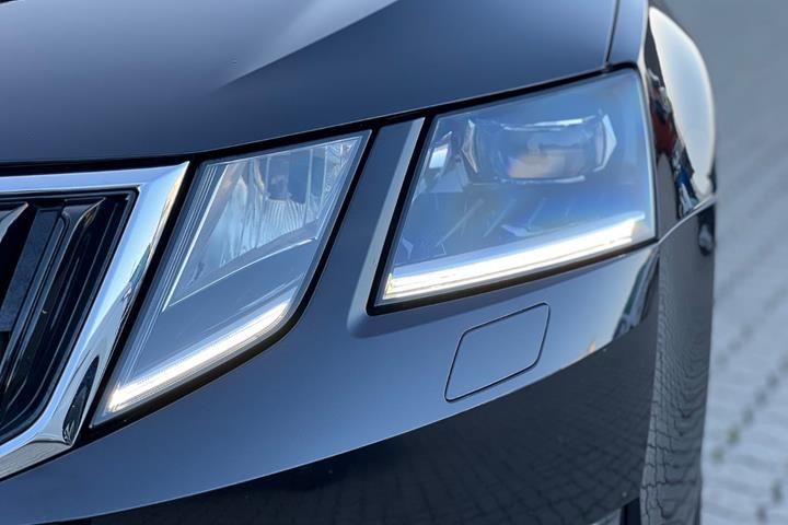 Sort Skoda Octavia fra 2018