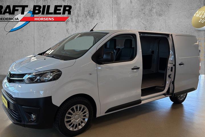 Hvid Toyota ProAce fra 2022