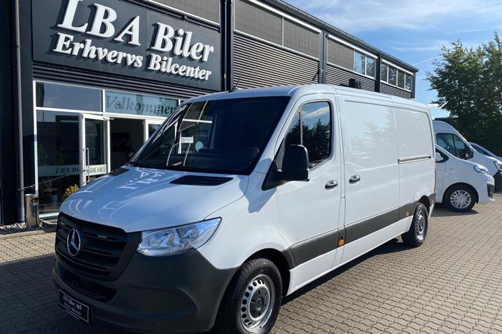 Hvid Mercedes Sprinter 315 fra 2024